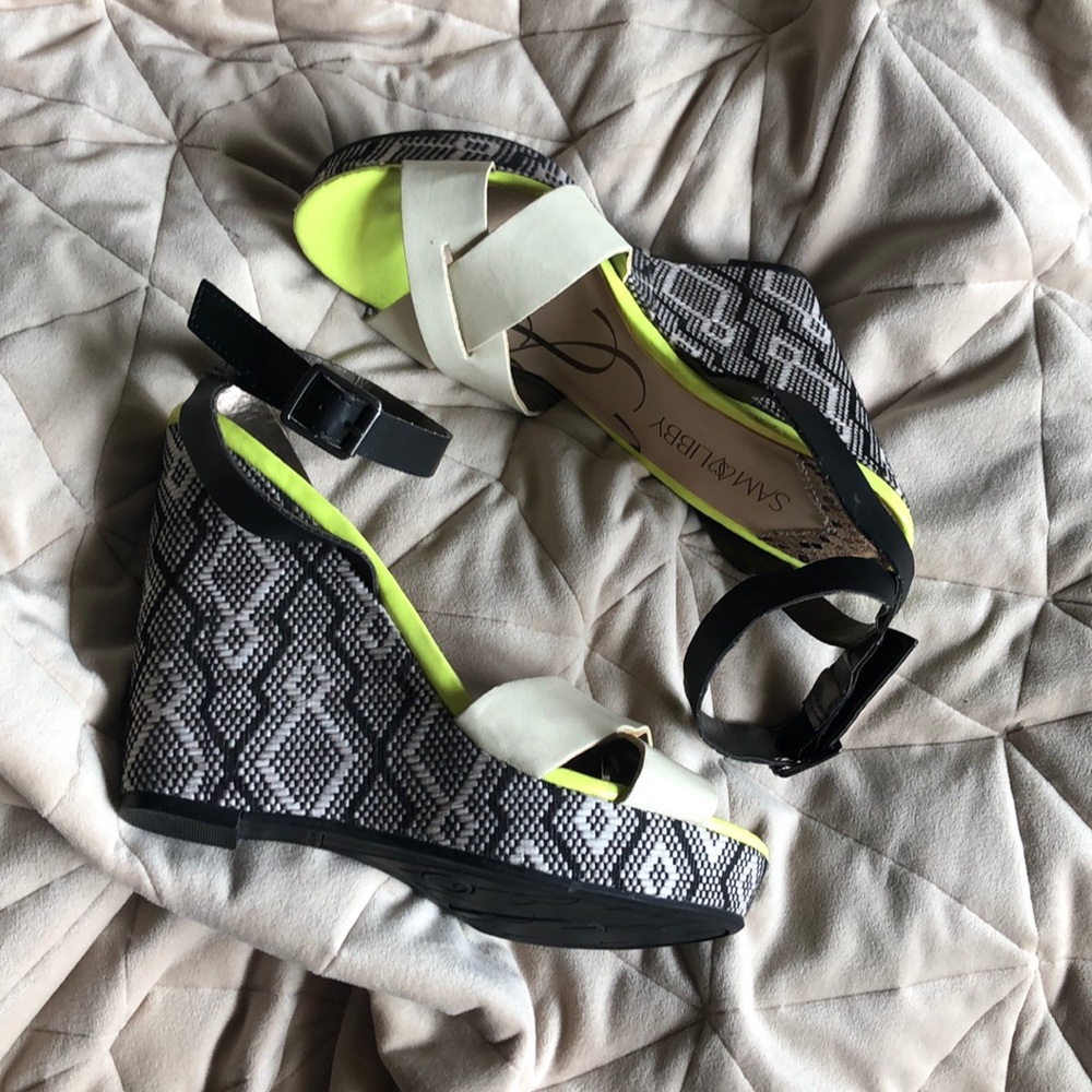 Blk/Wht w Chartreuse Accent Wedges - Picture 4 of 4